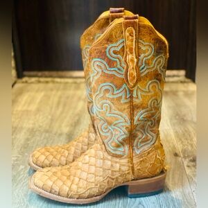 Cavenders Women’s Cowgirl Boots